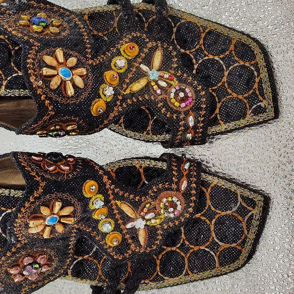 John Fashion Embroidered & Beaded Unique Slides Wedge Heal Size 9 - Picture 16 of 16